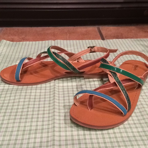 Sandals - Picture 2 of 4